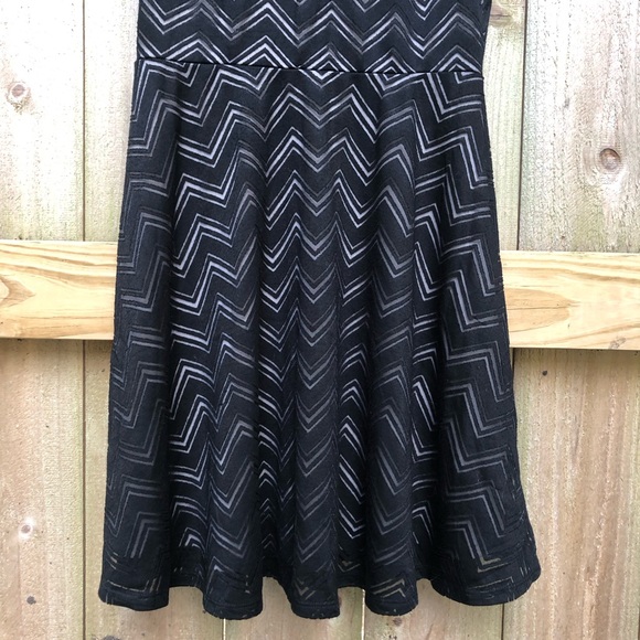Candie’s Skater Dress Size S Black Nude Chevron Sleeveless Stretch Cross Back - Picture 3 of 12